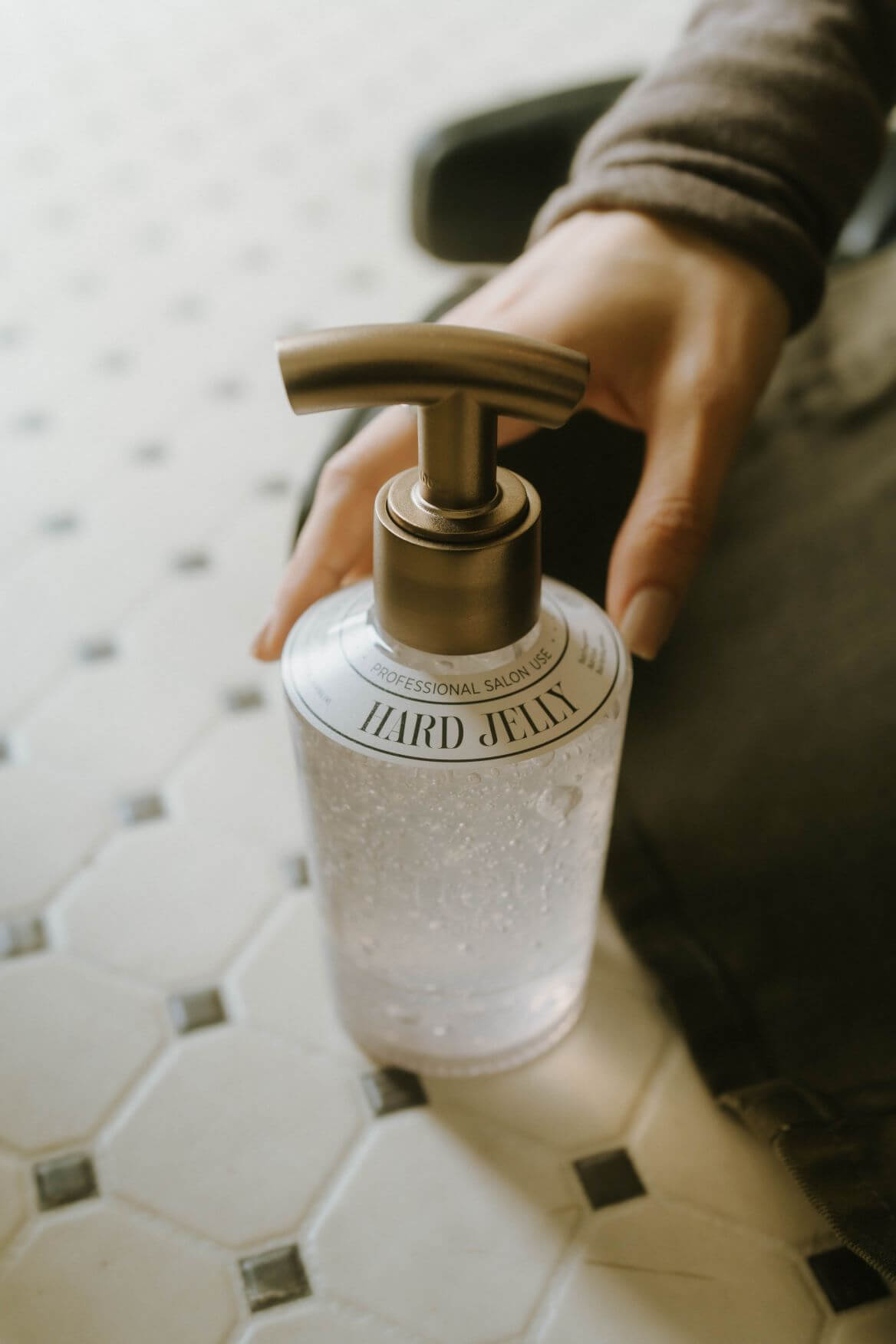 美容室で選ばれているスタイリング剤の特徴と導入メリット